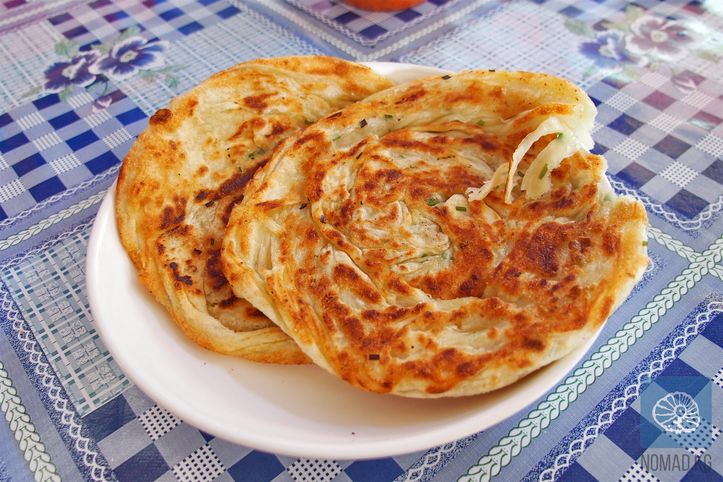 Вкусный Кыргызстан: Каттама, каймак и молочный чай из самовара